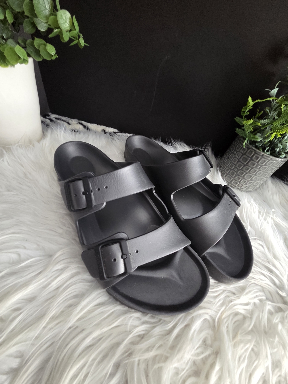 Birkenstock Arizona Essentials Men Dark Gray Two-Strap Sandals. Size 45, USA 11